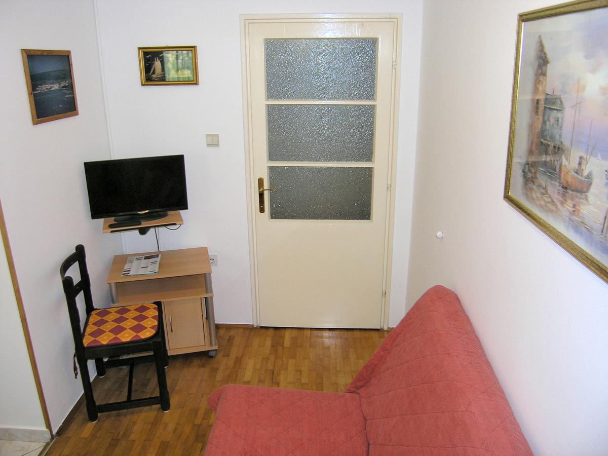 Apartmani Iskra Krk Town Εξωτερικό φωτογραφία
